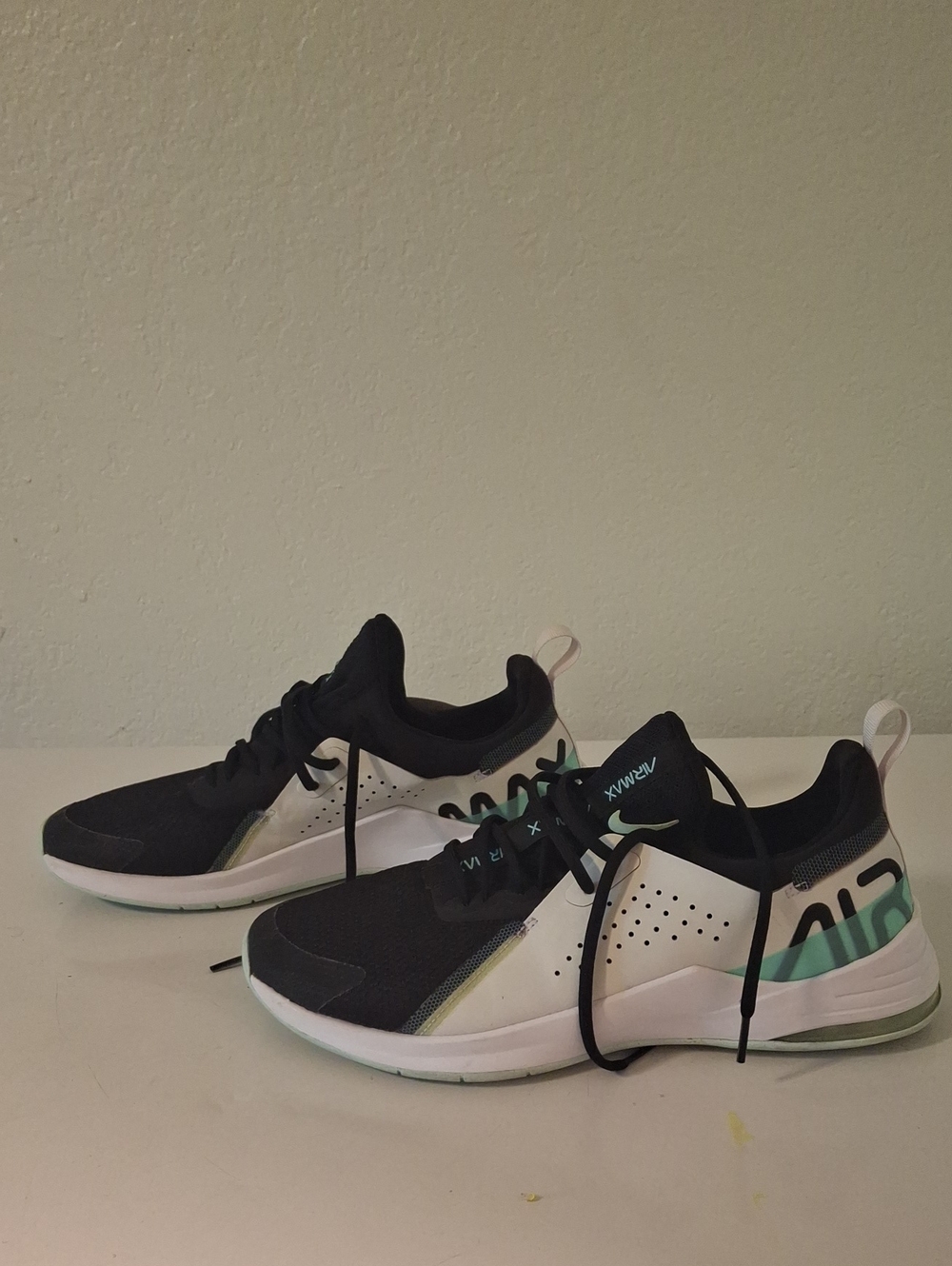 Nike Air Max Dia Men’s Black and White Sneakers with Mint Accents